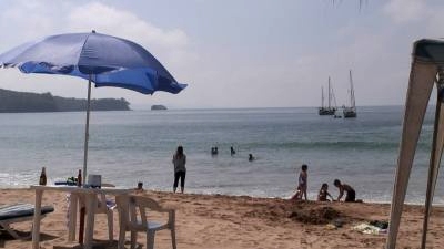 Chacala beach - boats at anchor